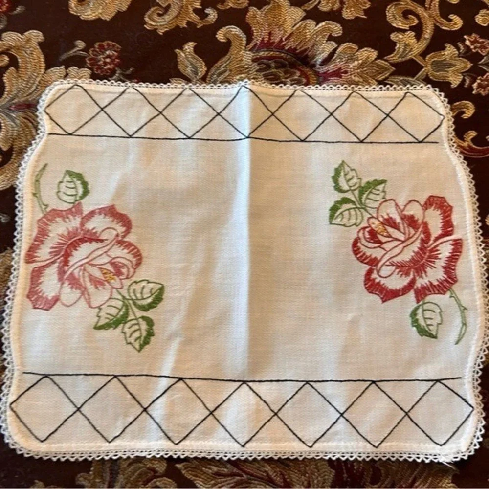 Vintage White Linen Needlepoint Rose &‎ Black Diamonds Table Topper